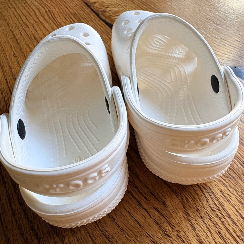 Crocs white-classic- size C9- unisex - Picture 7 of 12